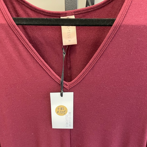 NWT - Smash + Tess Friday romper in Wine - Picture 3 of 9